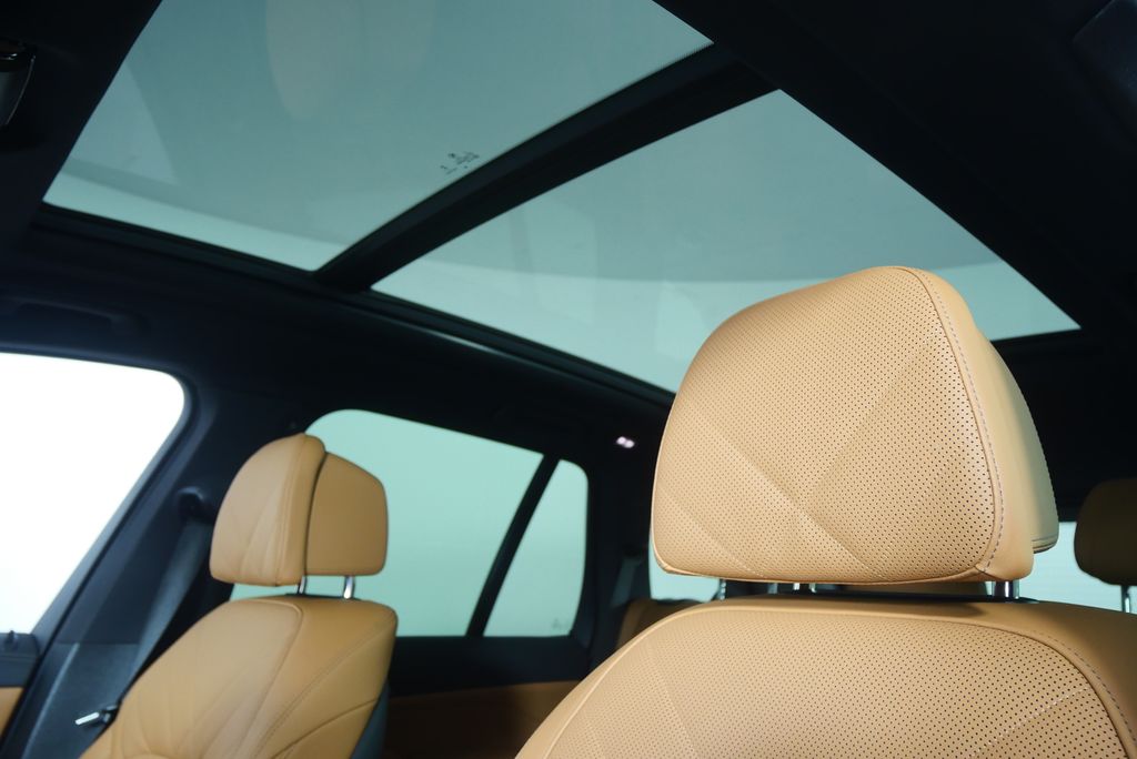 Thumbnail: 2026 BMW X5 - 11