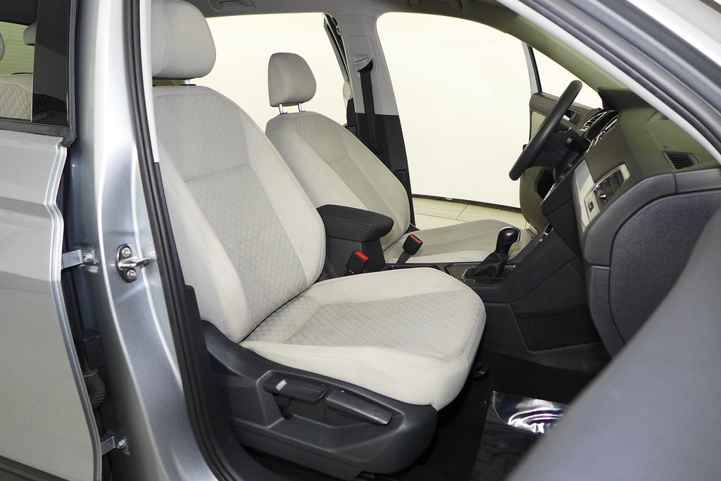 Thumbnail: 2019 Volkswagen Tiguan - 18