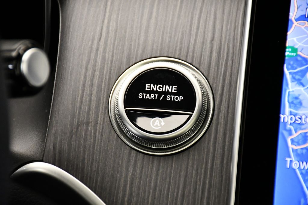 Thumbnail: 2025 Mercedes-Benz GLC - 29