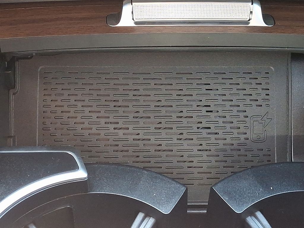 Thumbnail: 2025 Mercedes-Benz GLE - 19