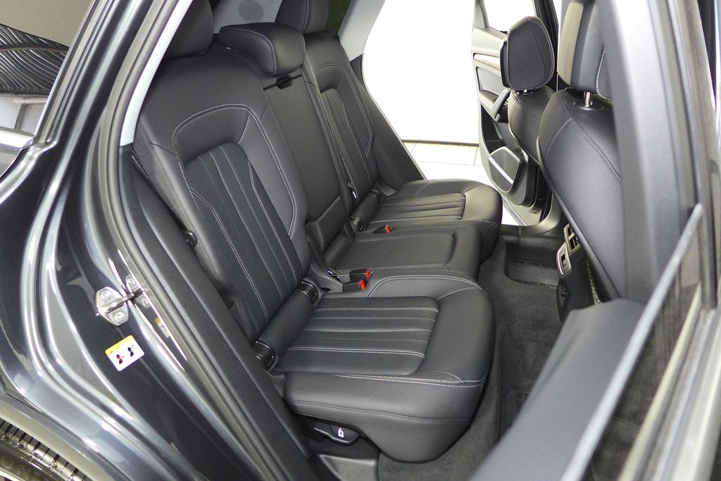 Thumbnail: 2023 Audi Q5 - 20