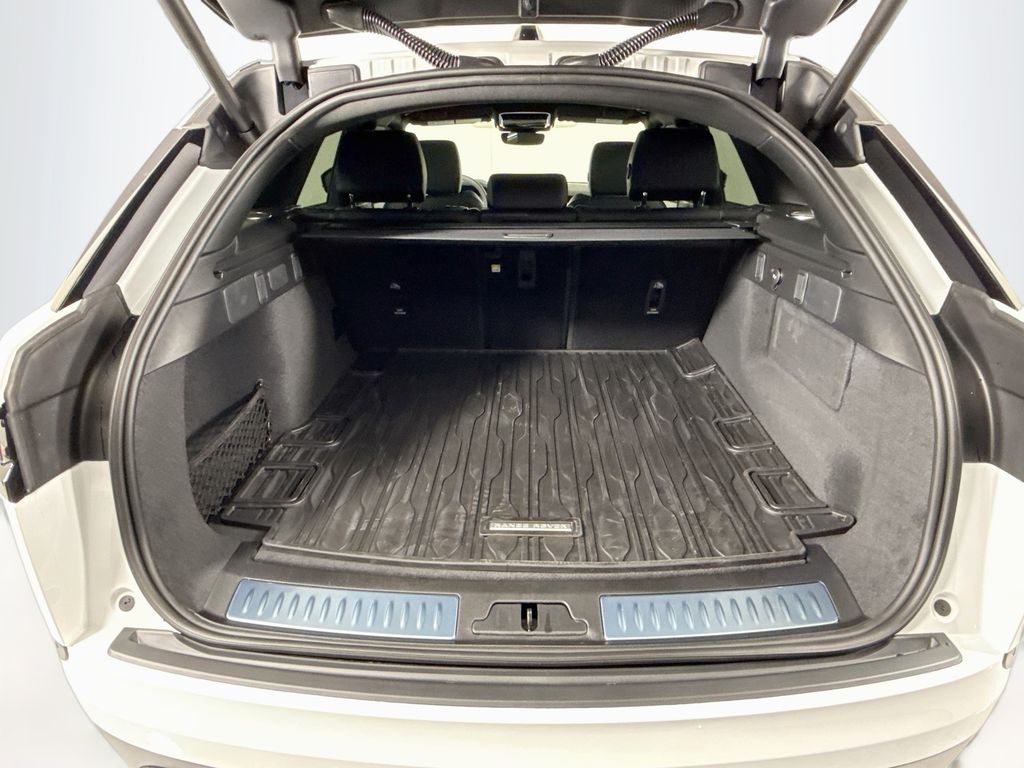 Thumbnail: 2026 Land Rover Range Rover Velar - 28