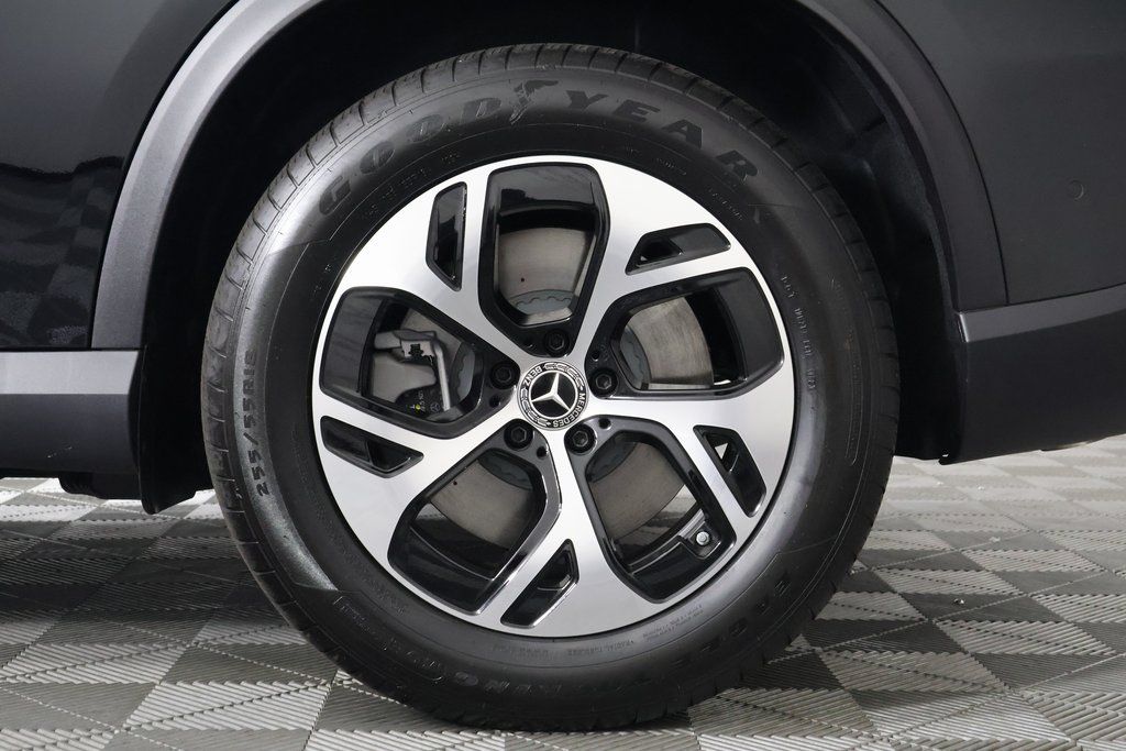 Thumbnail: 2025 Mercedes-Benz GLC - 10