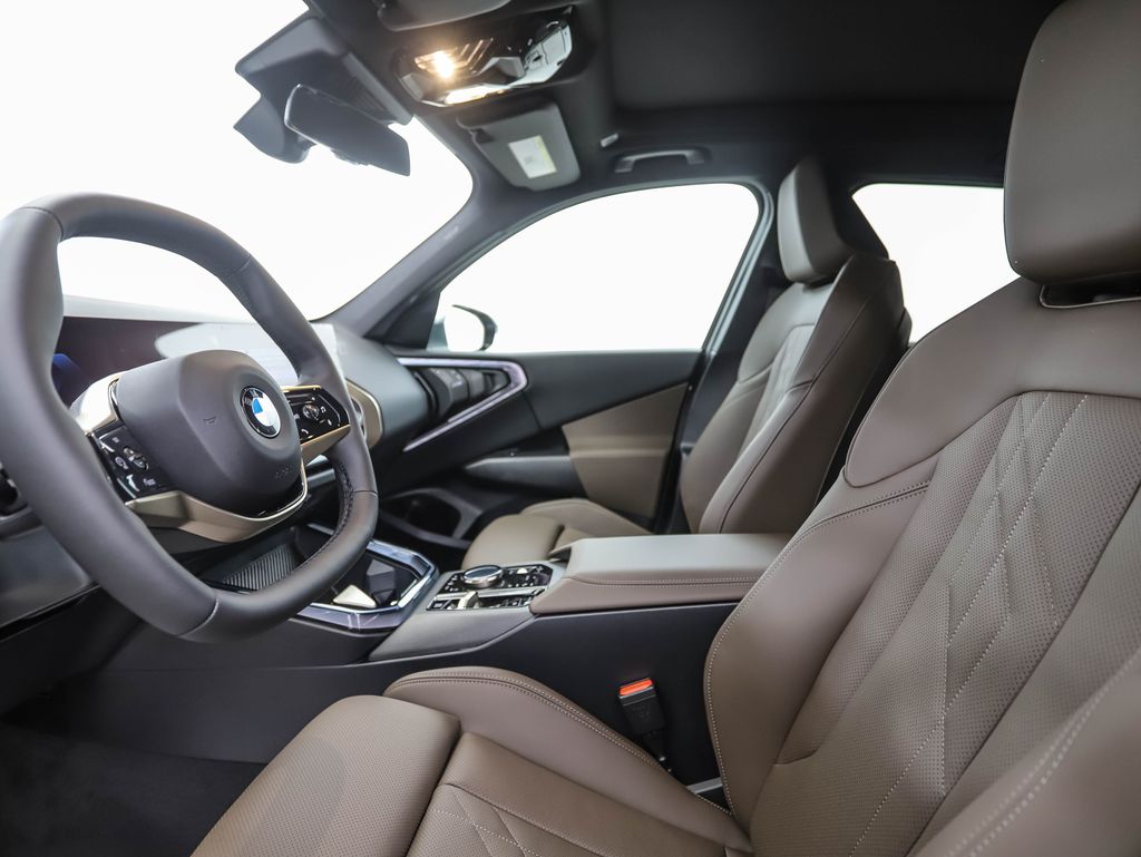 Thumbnail: 2025 BMW X3 - 10