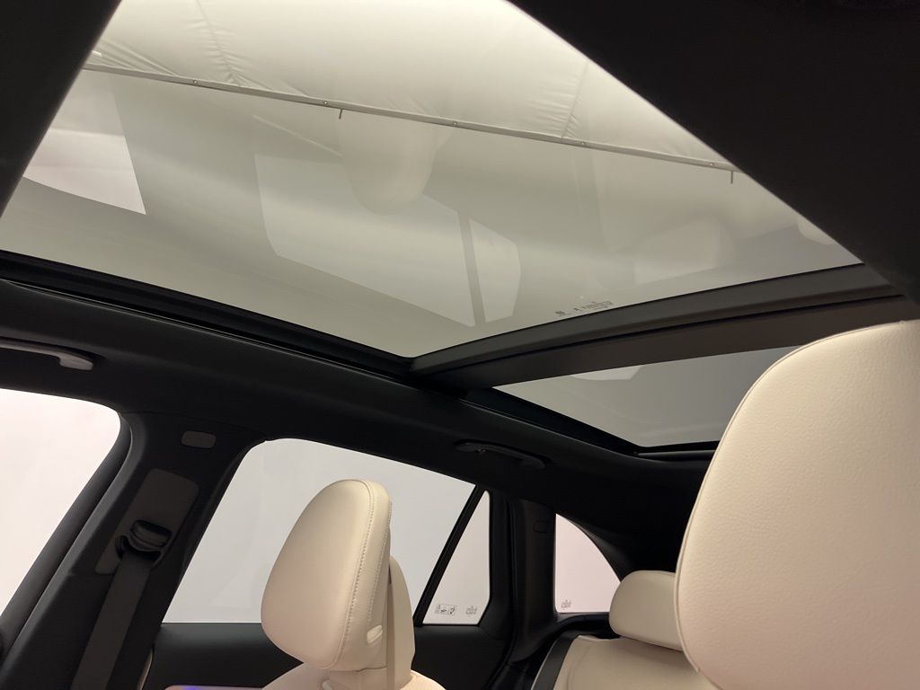 Thumbnail: 2026 Mercedes-Benz GLC - 22