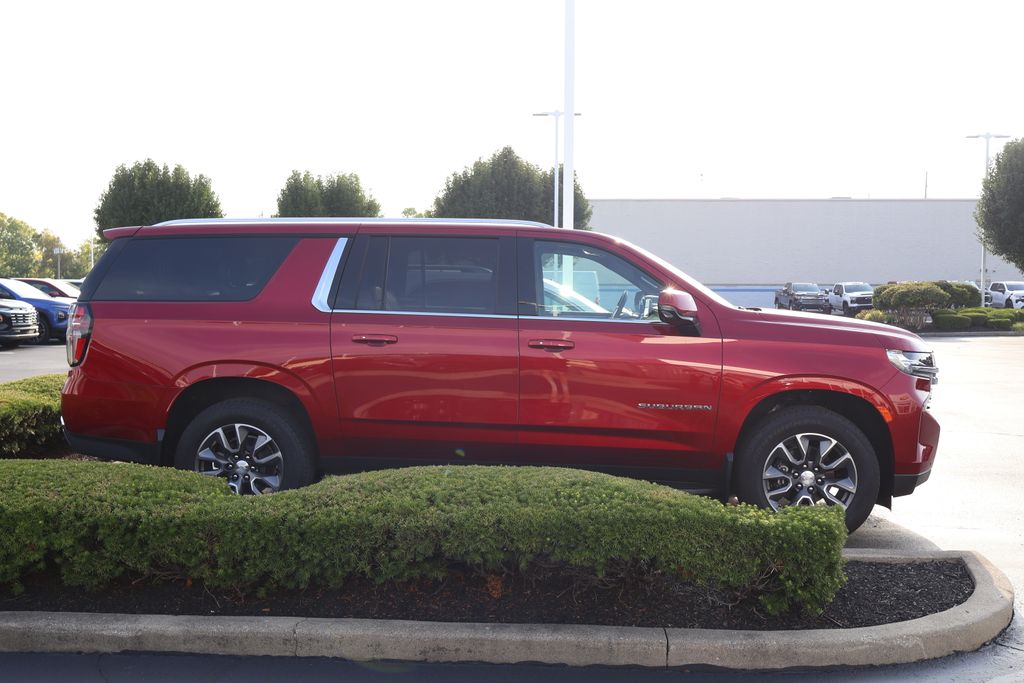 Thumbnail: 2022 Chevrolet Suburban - 7