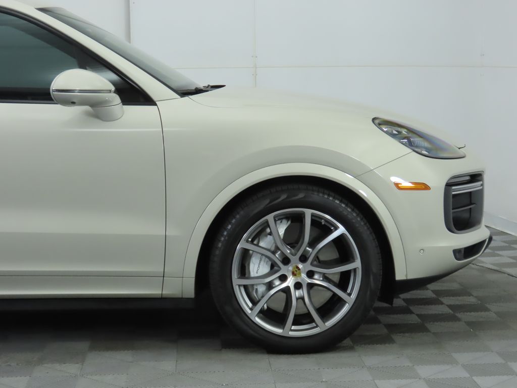 2022 Porsche Cayenne Turbo 9