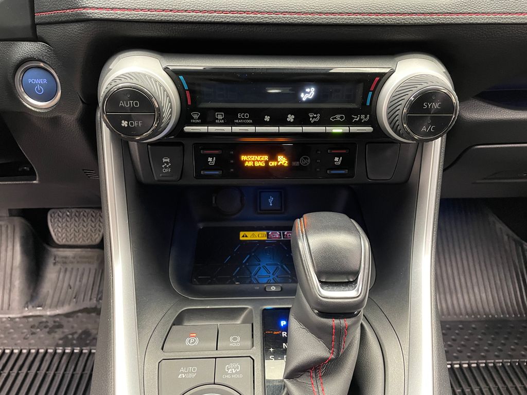 2022 Toyota RAV4 Prime XSE 28