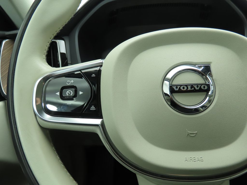 Thumbnail: 2019 Volvo XC60 - 11