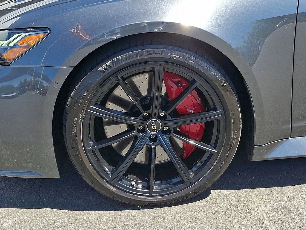 Thumbnail: 2021 Audi RS 6 - 8
