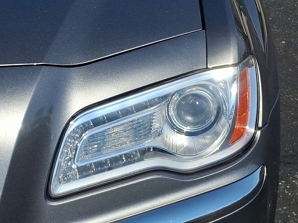 Thumbnail: 2012 Chrysler 300 - 9