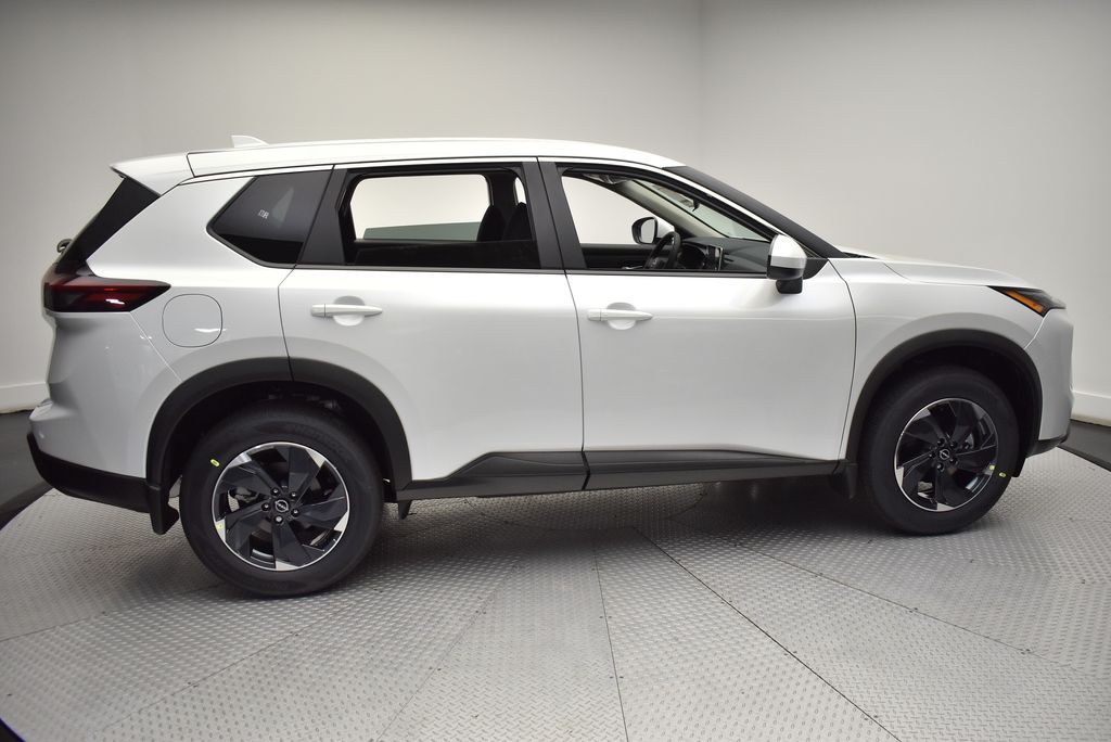 2025 Nissan Rogue SV 4