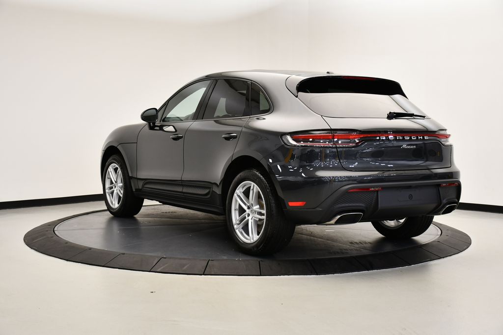 Thumbnail: 2025 Porsche Macan - 3