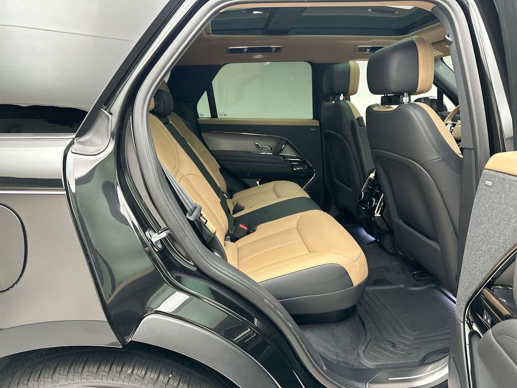 Thumbnail: 2026 Land Rover Range Rover Sport - 7