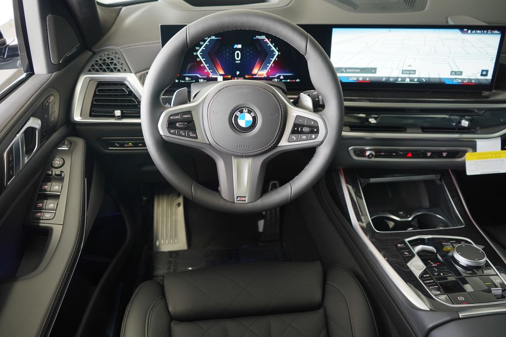 Thumbnail: 2026 BMW X7 - 15