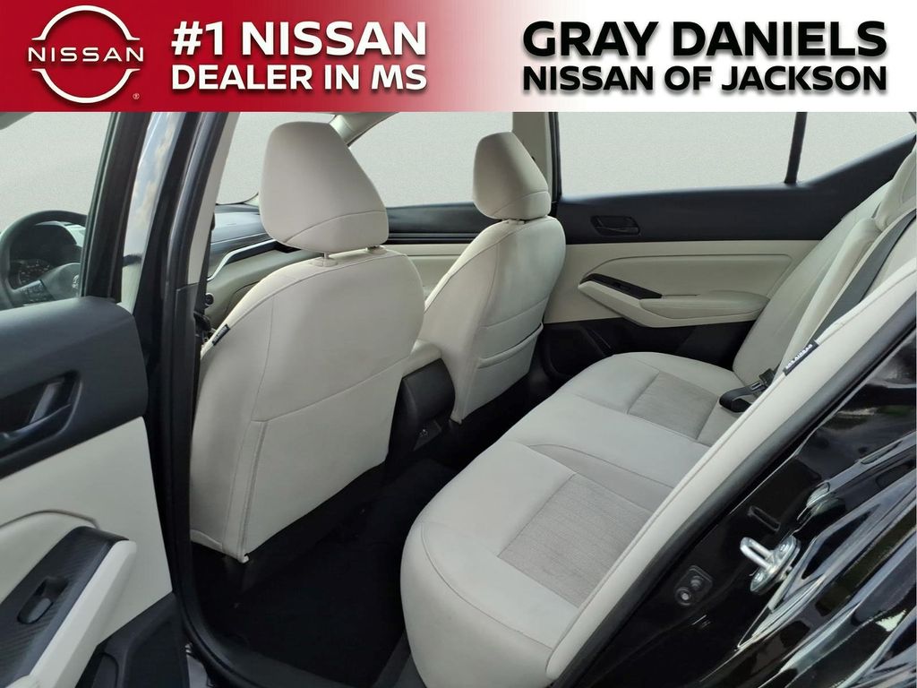 Used 2025 Nissan Altima Sedan