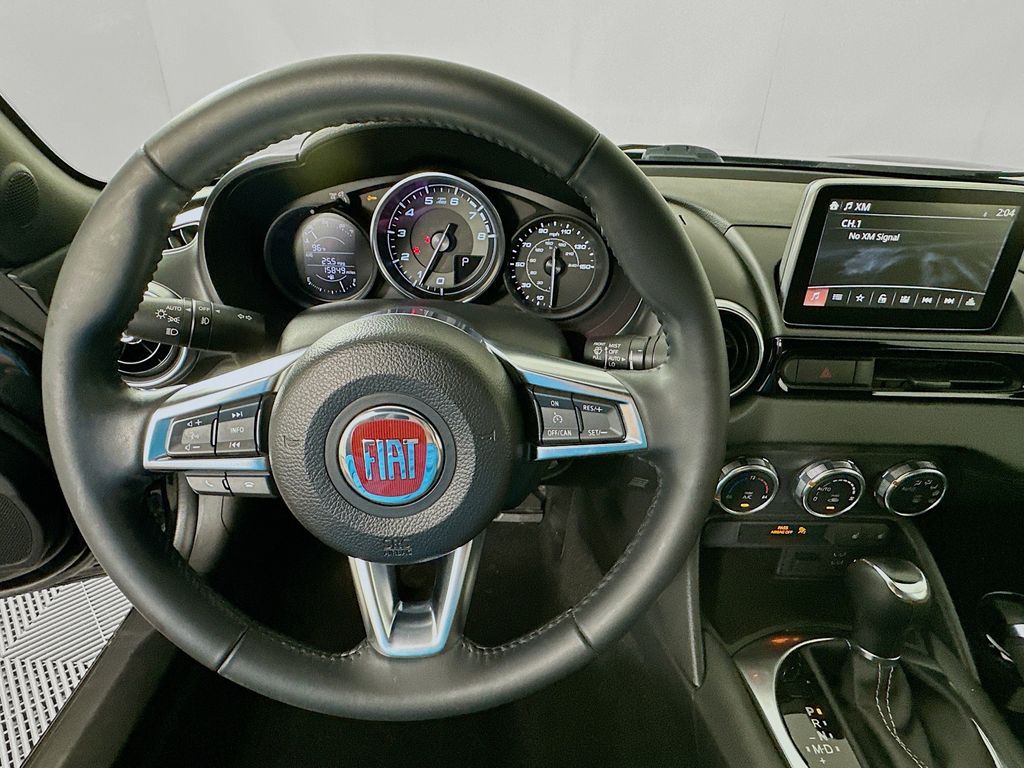 Thumbnail: 2017 Fiat 124 Spider - 11