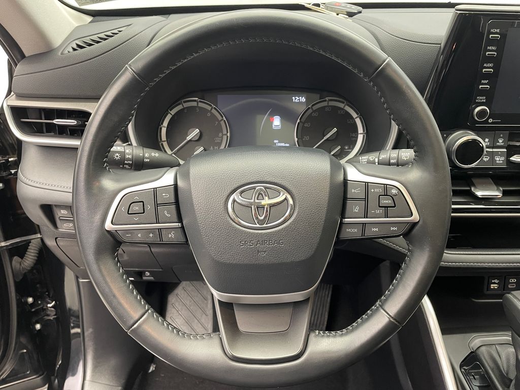 2022 Toyota Highlander XLE 21