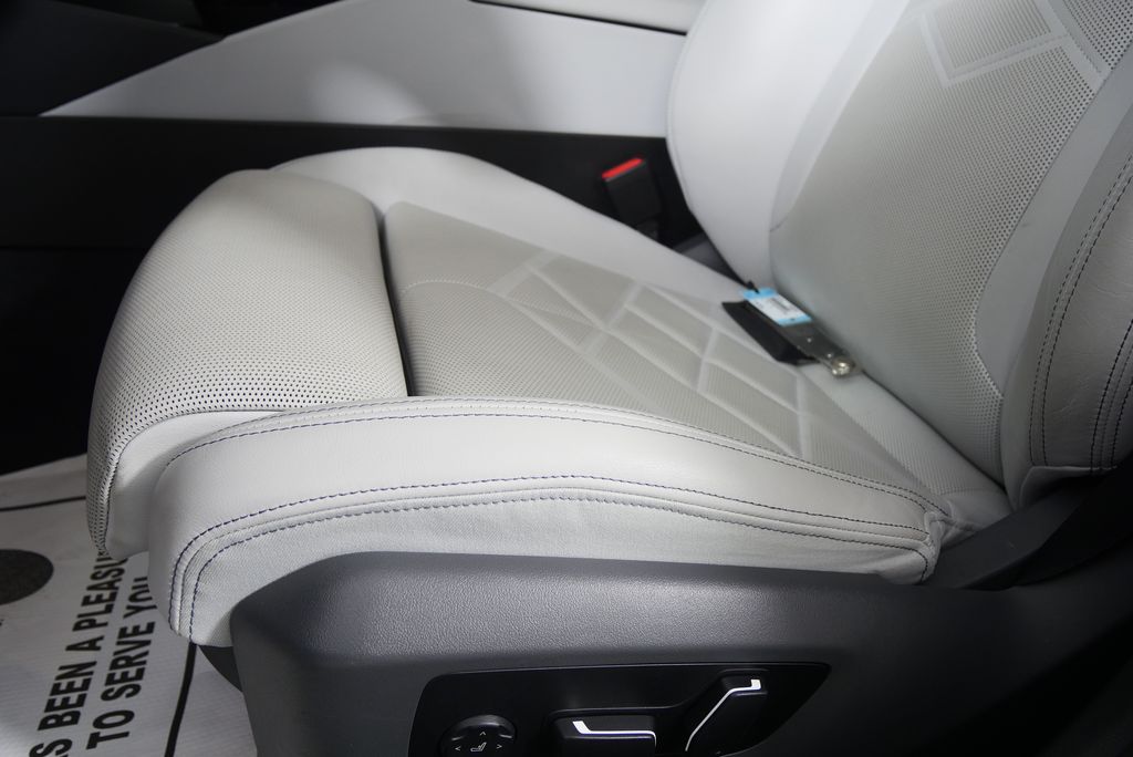 Thumbnail: 2024 BMW i5 - 11