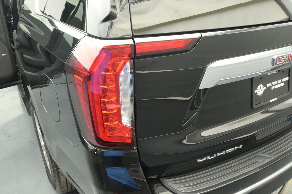 2022 GMC Yukon SLT - Photo 26