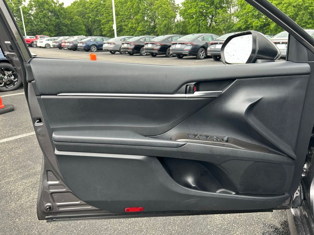 2023 Toyota Camry LE 18