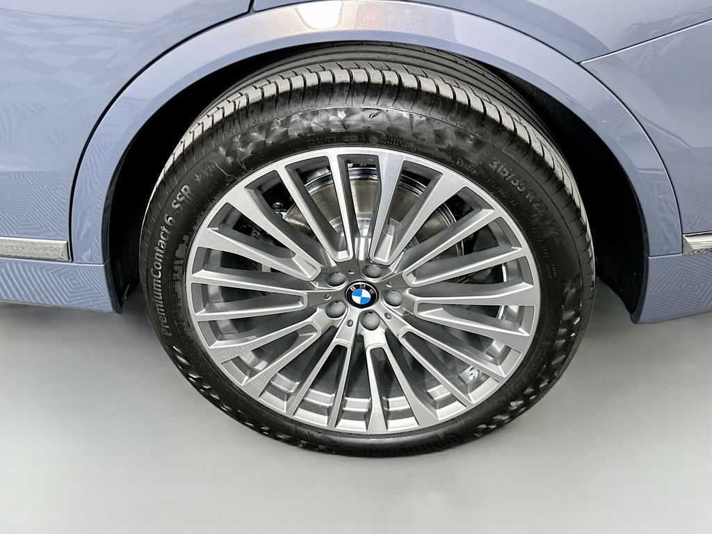Thumbnail: 2026 BMW X7 - 23