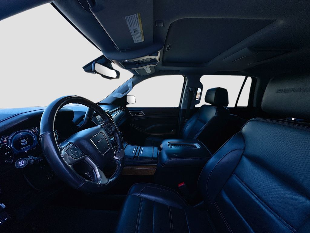 2020 GMC Yukon Denali - Photo 25