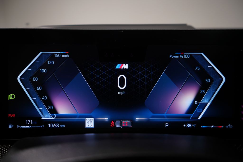Thumbnail: 2023 BMW X7 - 23