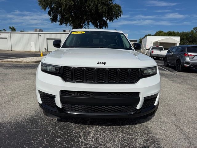 2024 Jeep Grand Cherokee Limited photo 2