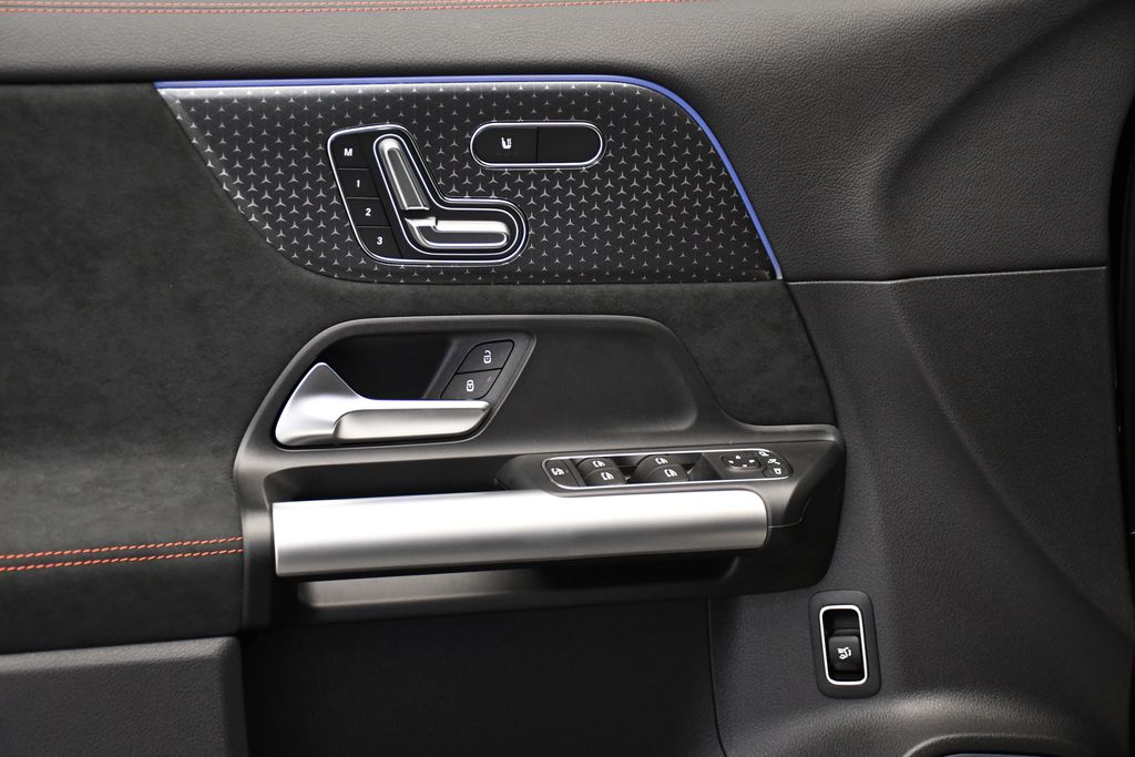 Thumbnail: 2025 Mercedes-Benz GLA - 31