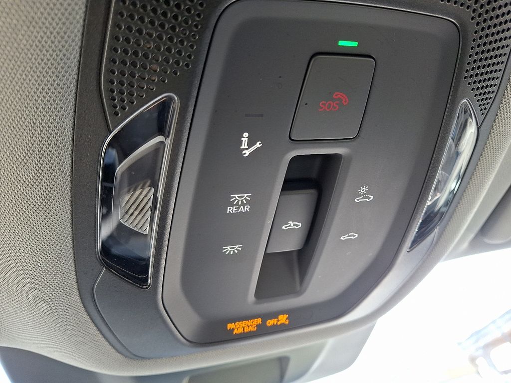 Thumbnail: 2025 Audi Q6 e-tron - 26