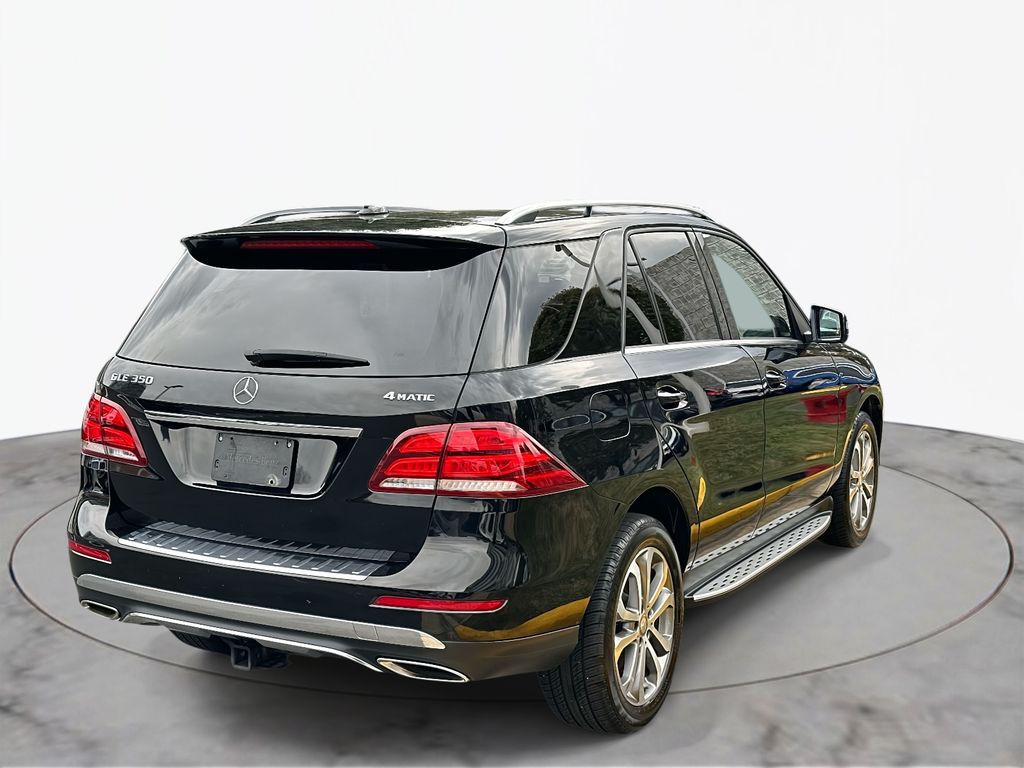 Thumbnail: 2016 Mercedes-Benz GLE - 8