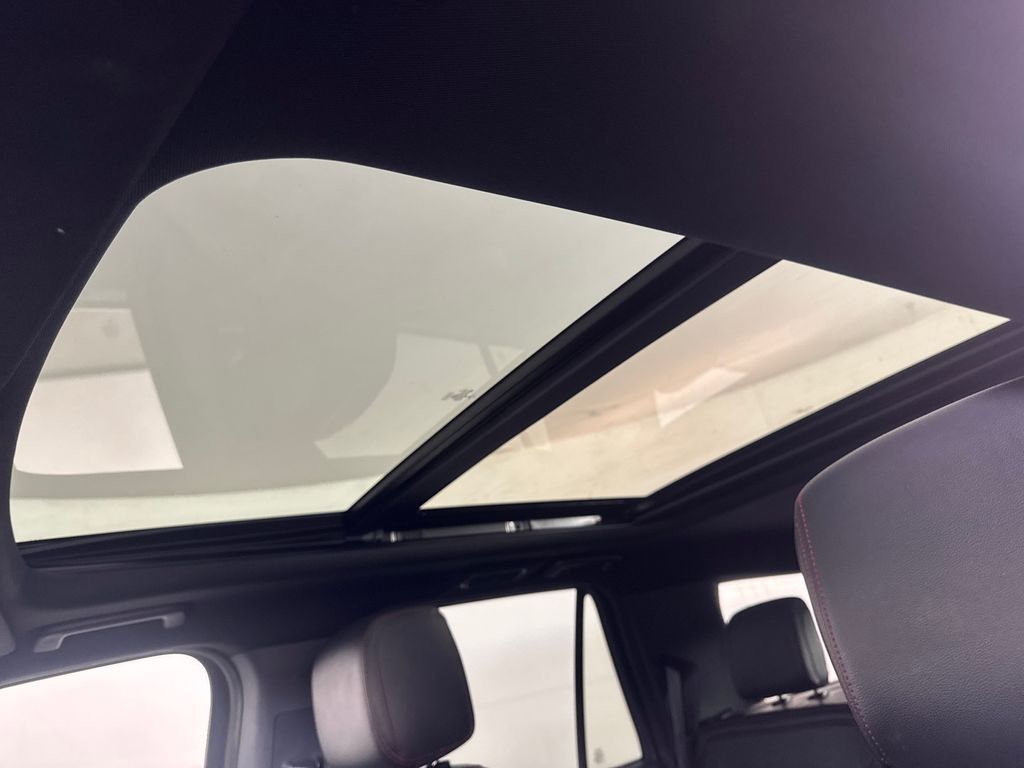 Certified Used 2022  Ford Limited image 11