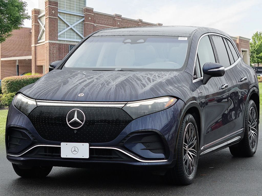 Thumbnail: 2023 Mercedes-Benz EQS - 4