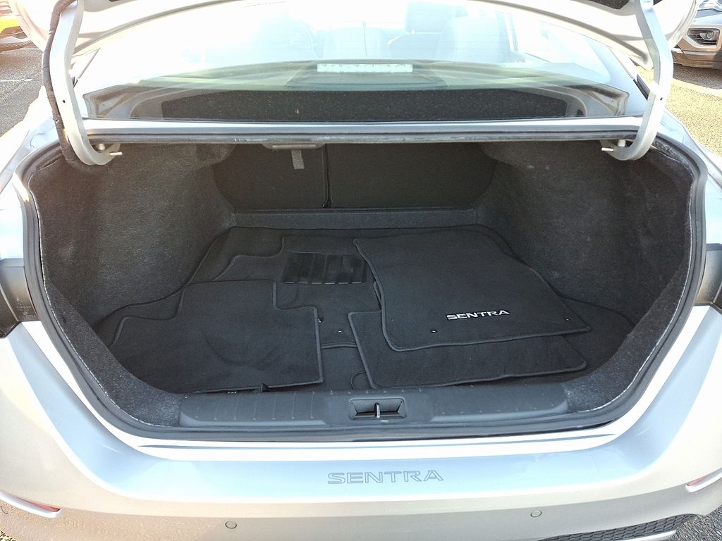 Thumbnail: 2020 Nissan Sentra - 29