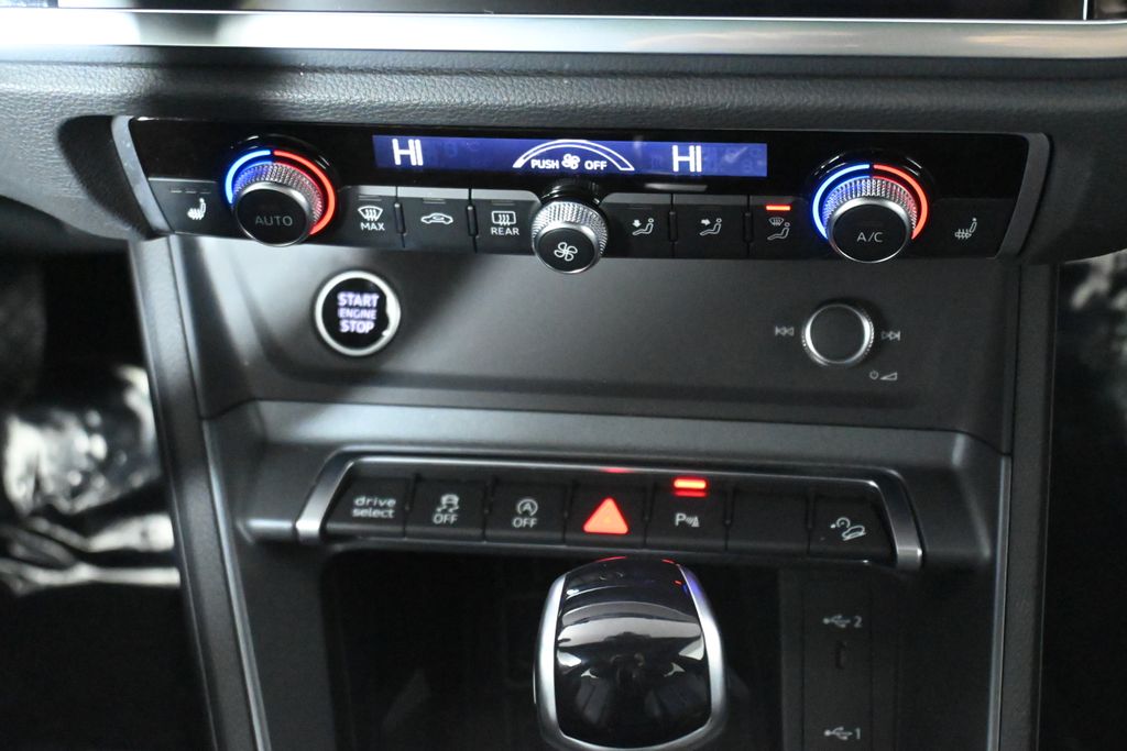 Thumbnail: 2025 Audi Q3 - 20