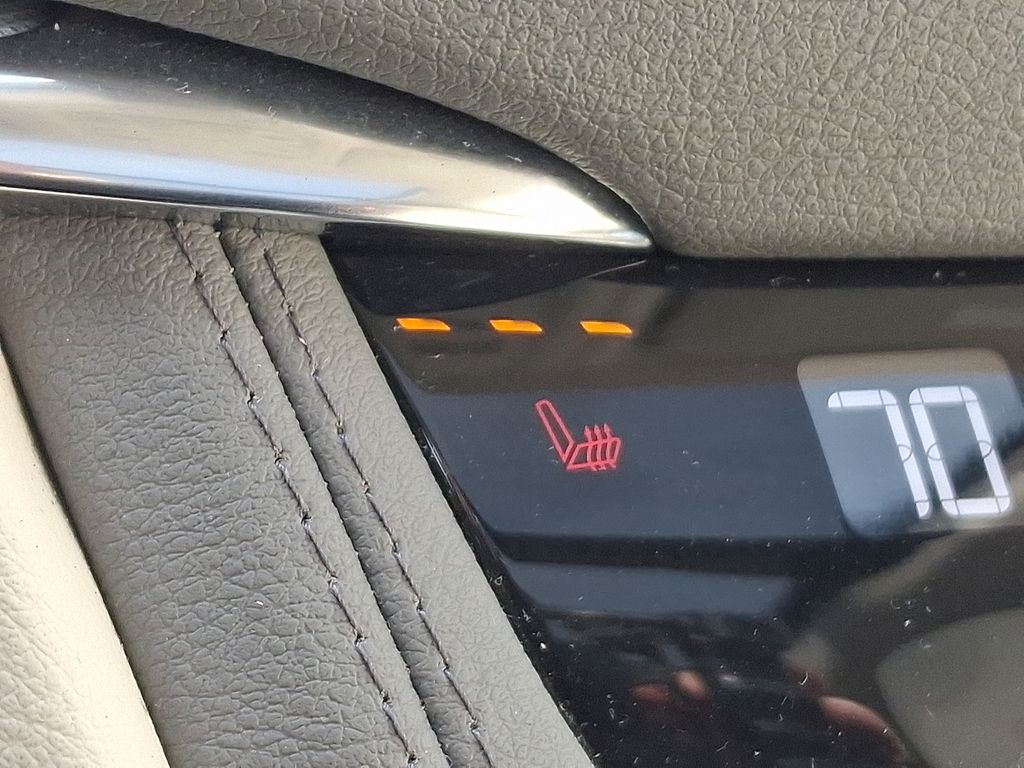 Thumbnail: 2021 Cadillac XT5 - 28