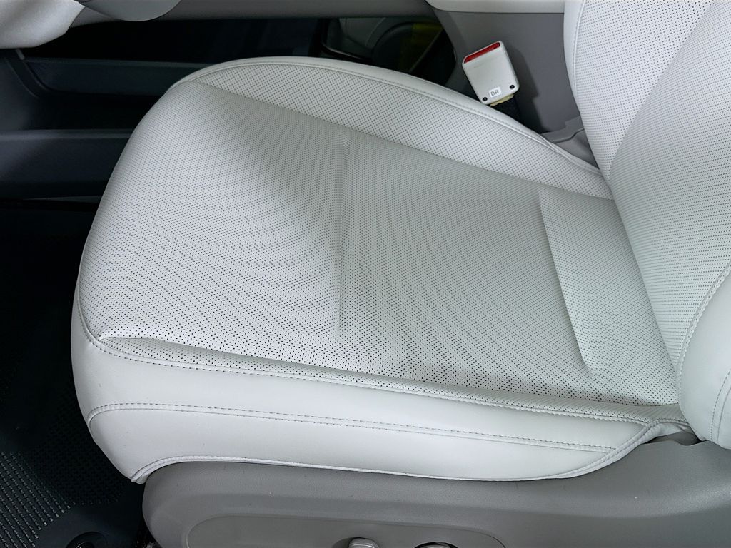 Thumbnail: 2025 Hyundai Ioniq 6 - 21