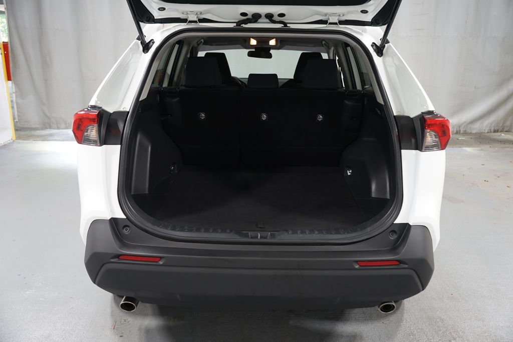 Thumbnail: 2021 Toyota RAV4 - 31