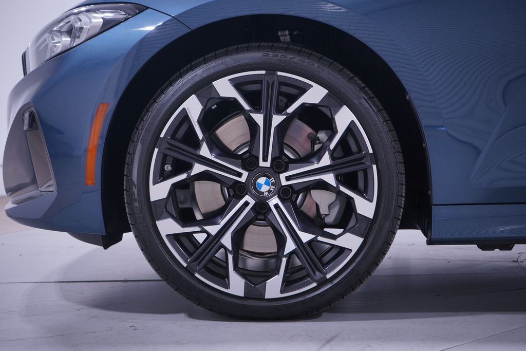 Thumbnail: 2025 BMW 3 Series - 2