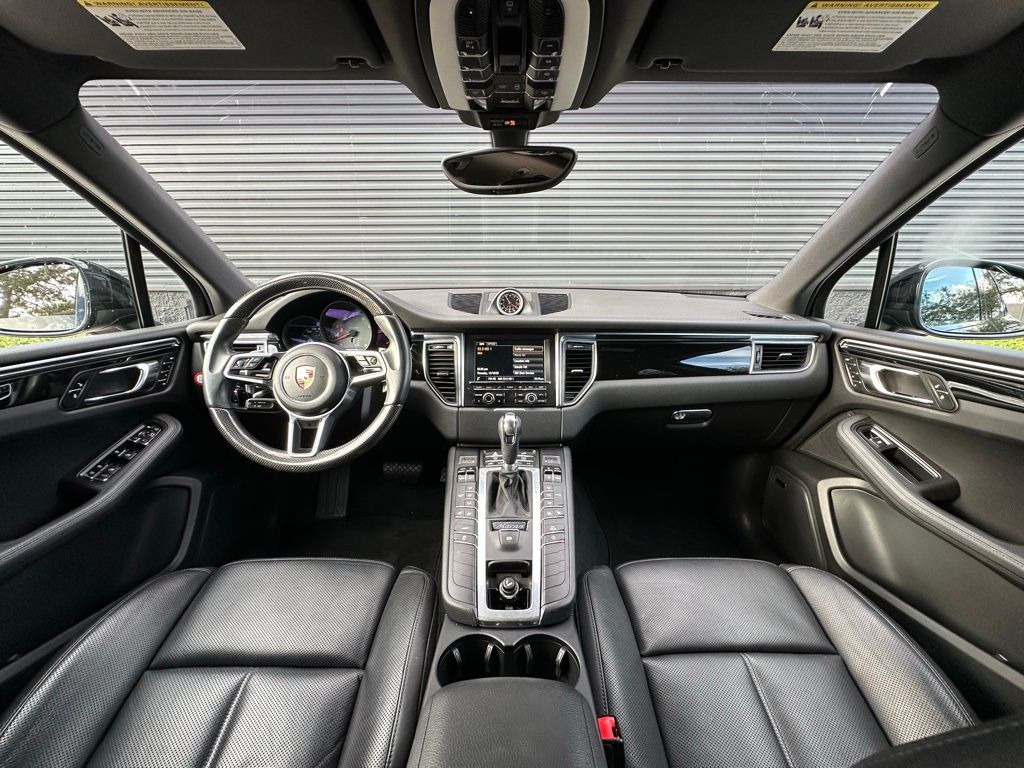 Thumbnail: 2016 Porsche Macan - 6