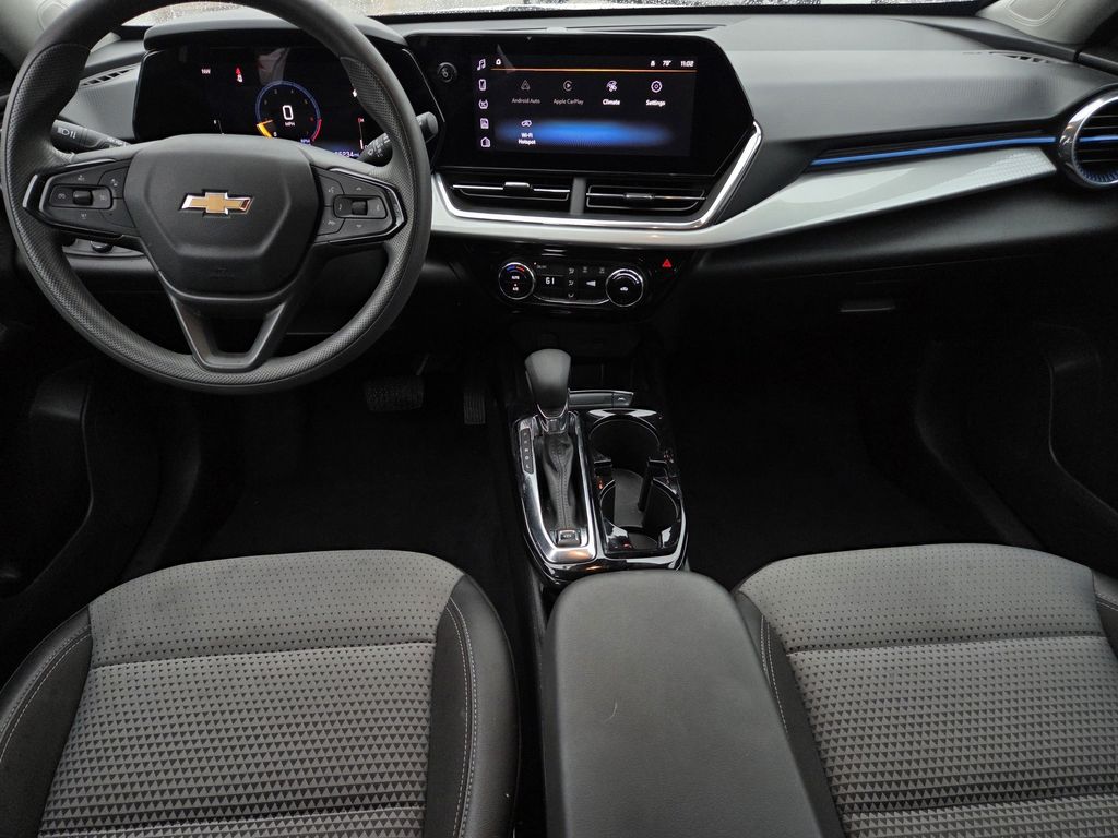Used 2025 Chevrolet Trax SUV