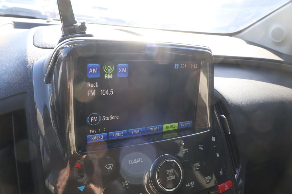 Thumbnail: 2012 Chevrolet Volt - 18