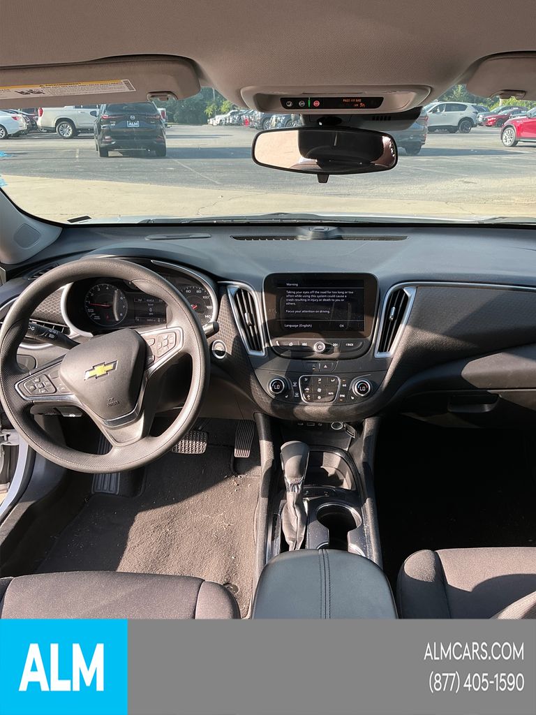 Used 2025 White Chevrolet LT image 15