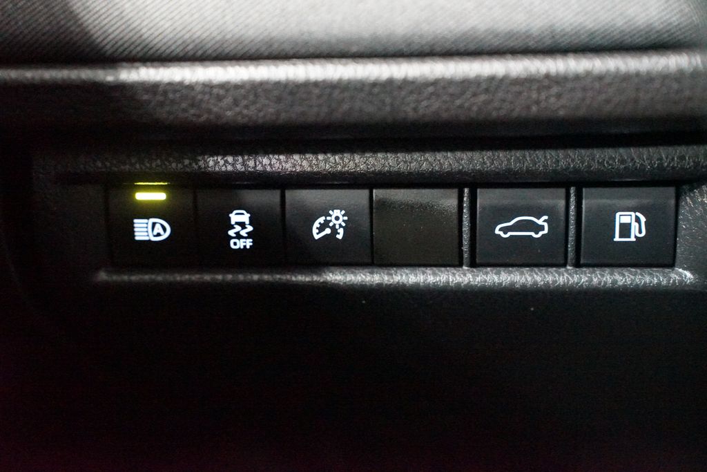 Thumbnail: 2025 Toyota Camry - 24