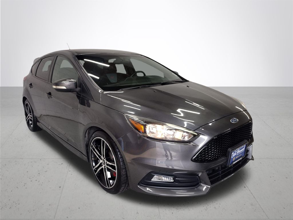2017 Ford Focus ST