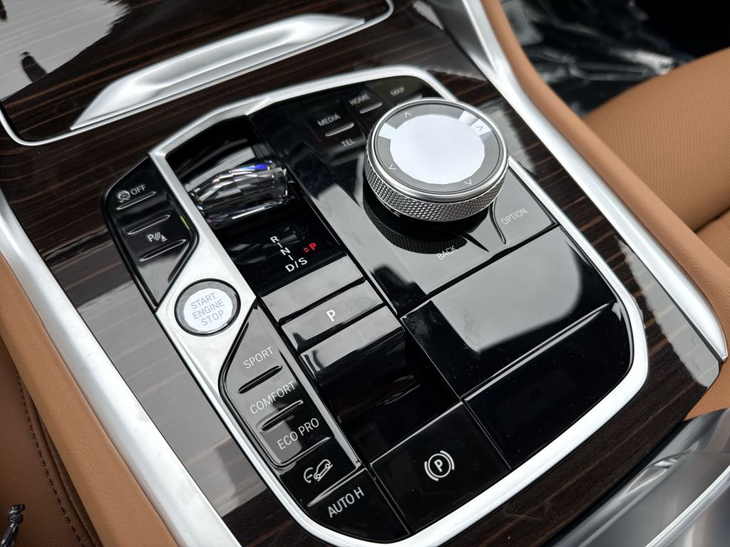 Thumbnail: 2027 BMW X6 - 20