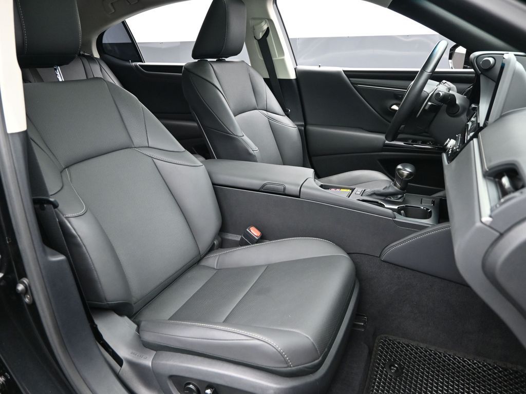 2024 Lexus ES 300h Base