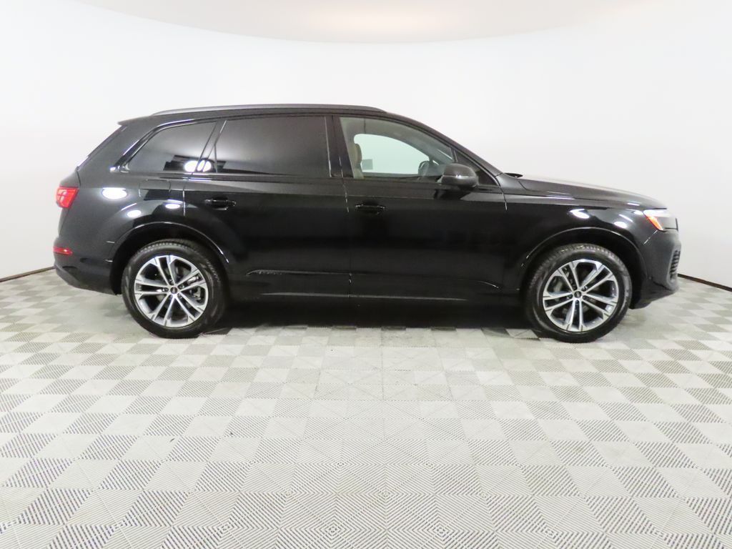 Thumbnail: 2026 Audi Q7 - 6