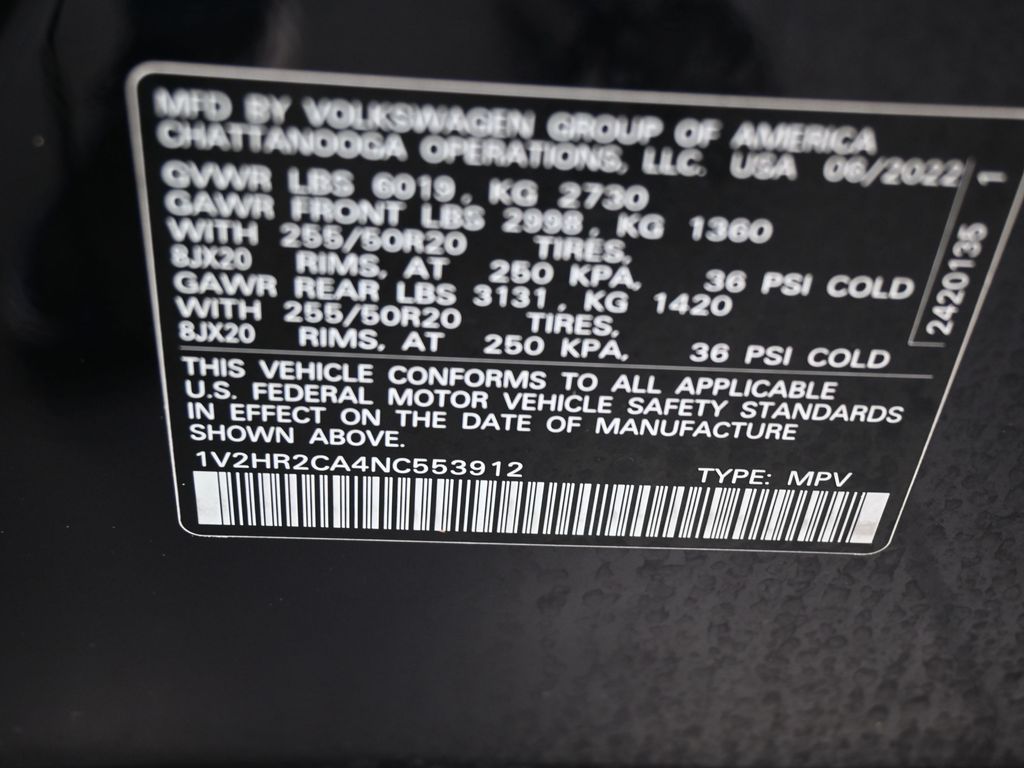 Used 2022 Deep Black Volkswagen 3.6L V6 SE w/Technology image 18